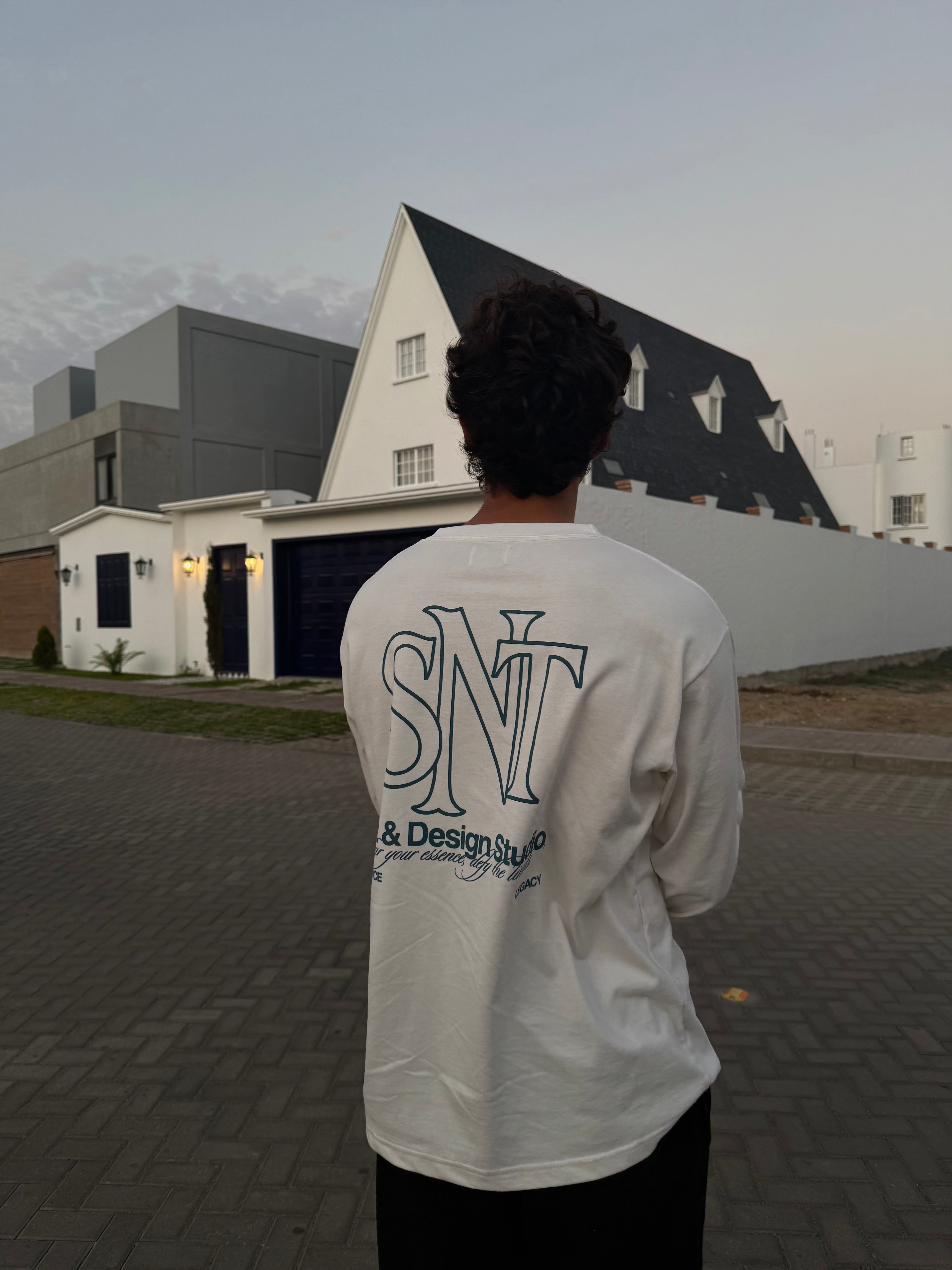 SNT OFF-WHITE LONGSLEEVE