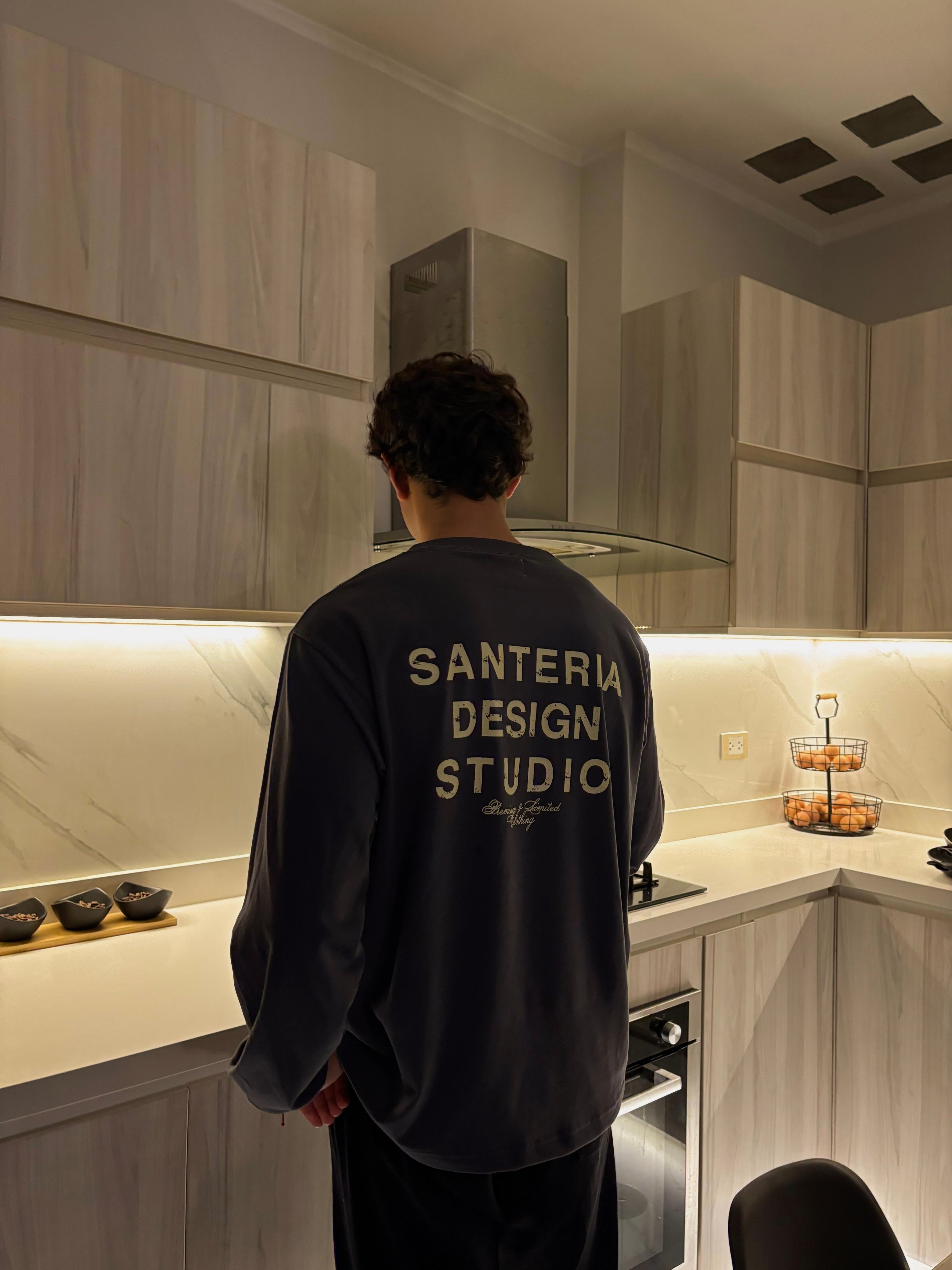 STUDIO ASH LONGSLEEVE