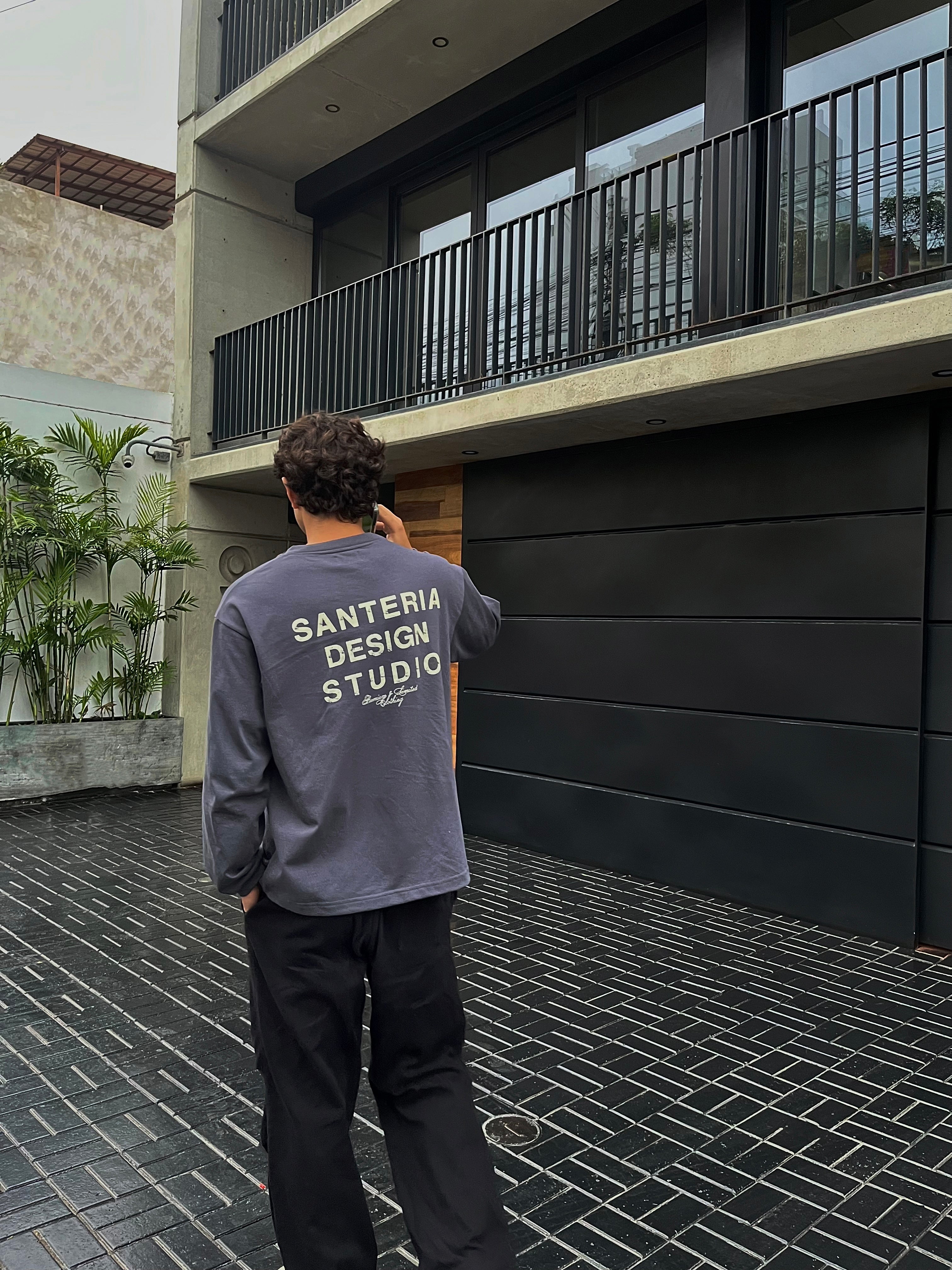 STUDIO ASH LONGSLEEVE