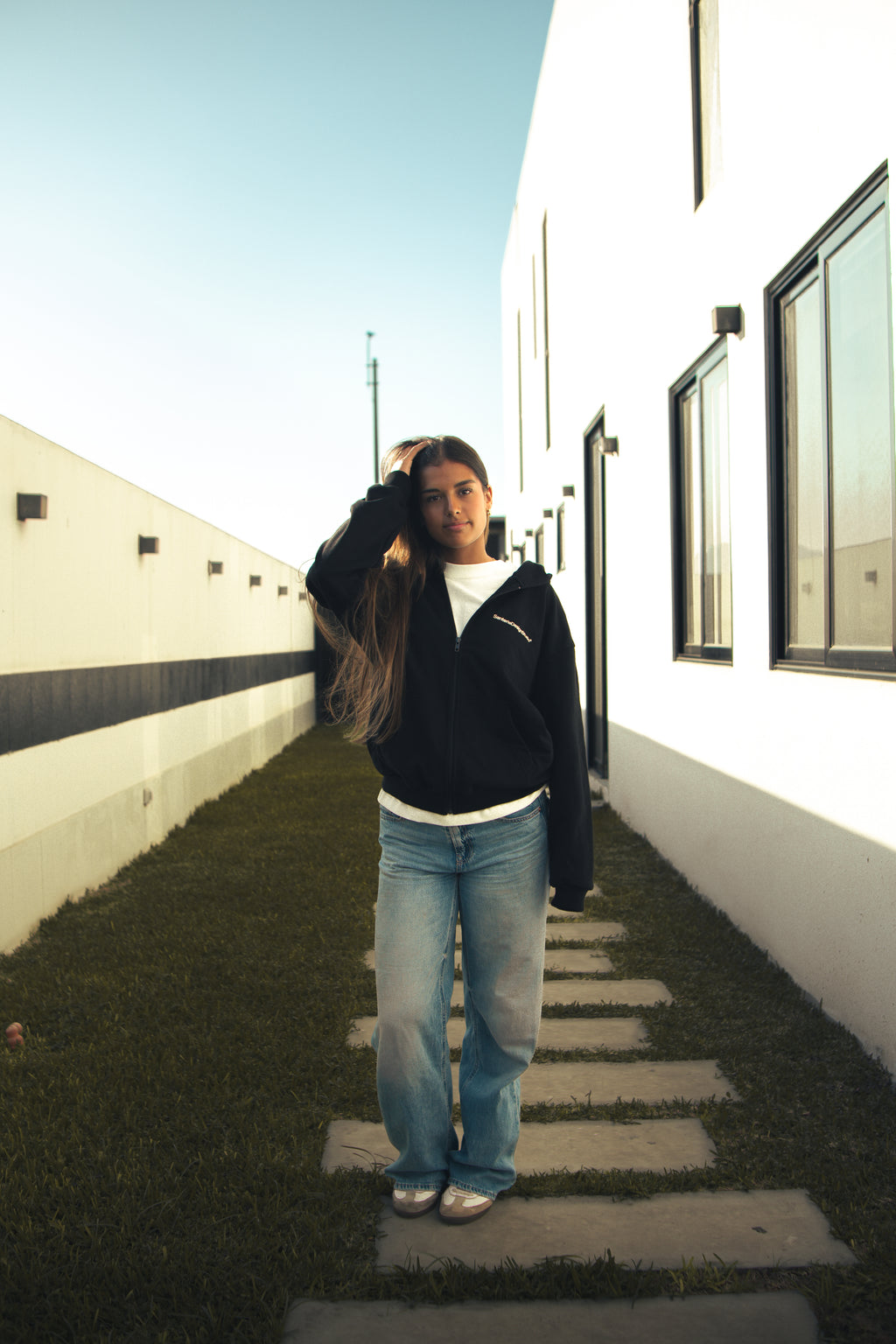STUDIO PRIVE ZIP-UP