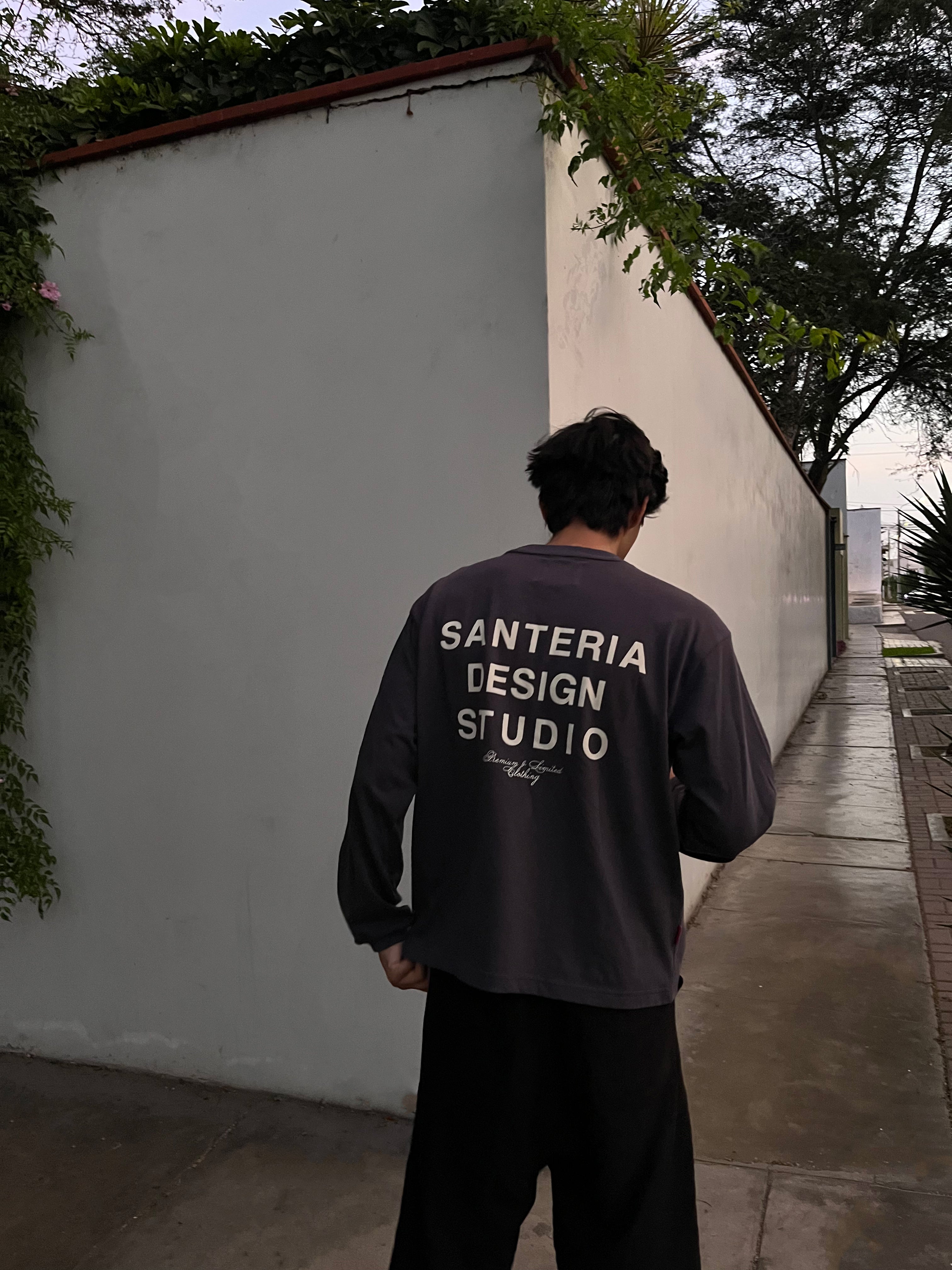 STUDIO ASH LONGSLEEVE