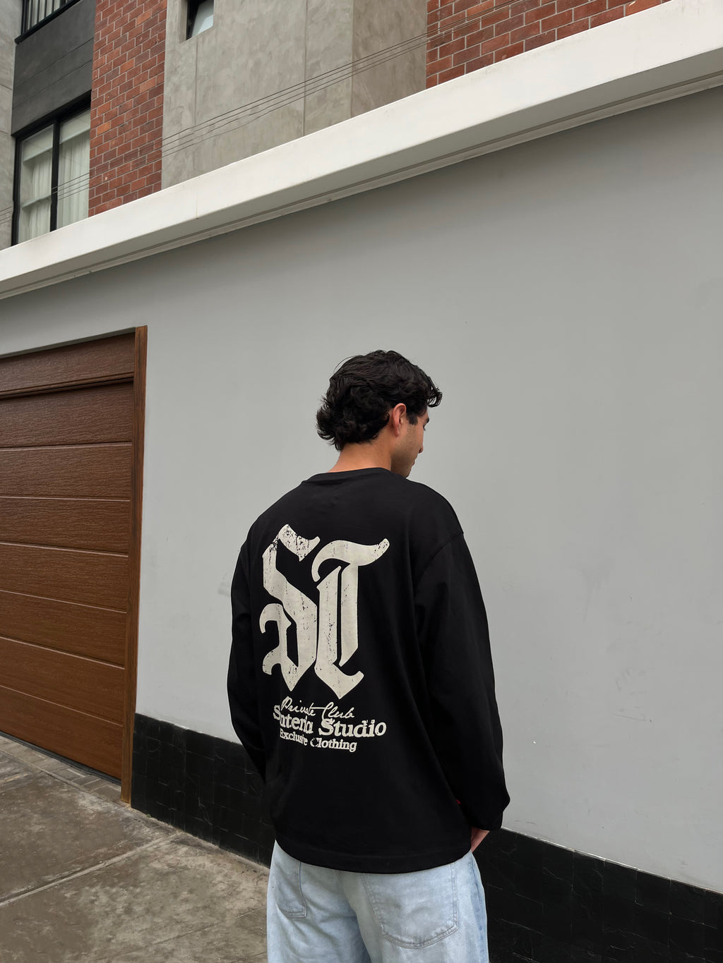 PRIVATE CLUB BLACK LONGSLEEVE